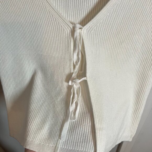 Sincerely Jules White Ribbed Tie-Front Top | SMALL - Picture 3 of 4